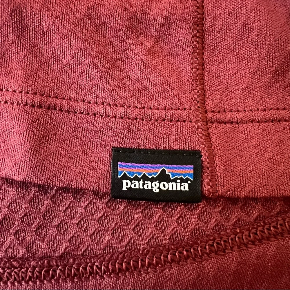 Patagonia • Women's Burgundy Capilene Midweight Crew Top • Size XXS - Picture 8 of 8